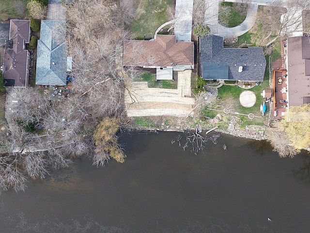 519 W Montclaire AVENUE, Glendale, WI 53217