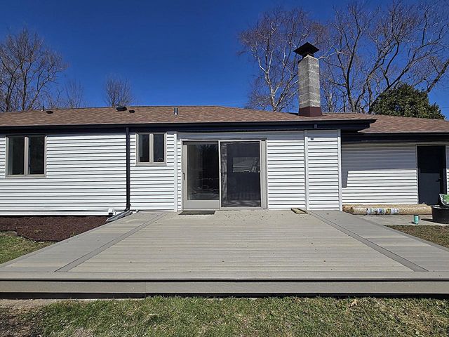 519 W Montclaire AVENUE, Glendale, WI 53217