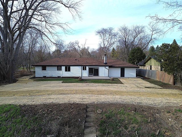519 W Montclaire AVENUE, Glendale, WI 53217