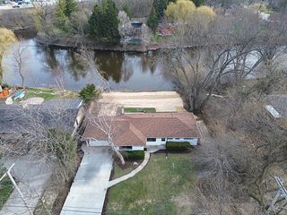 519 W Montclaire AVENUE, Glendale, WI 53217