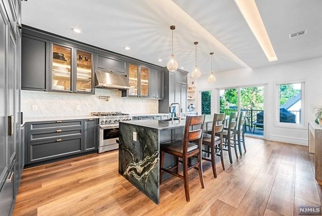 1138 Abbott Boulevard, Fort Lee, NJ 07024