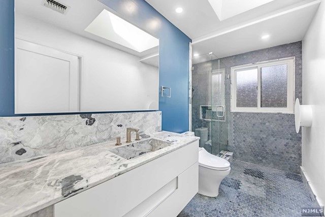 1138 Abbott Boulevard, Fort Lee, NJ 07024