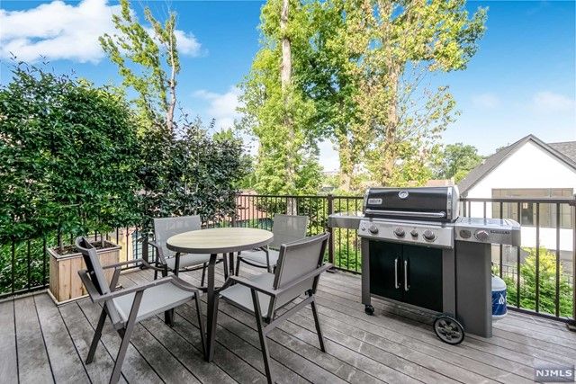 1138 Abbott Boulevard, Fort Lee, NJ 07024