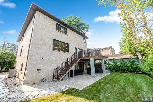 1138 Abbott Boulevard, Fort Lee, NJ 07024