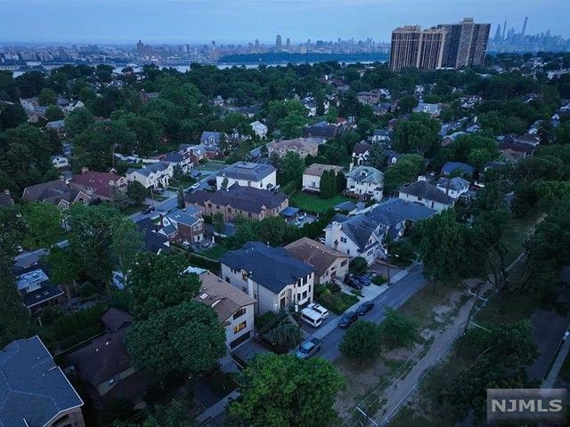 1138 Abbott Boulevard, Fort Lee, NJ 07024