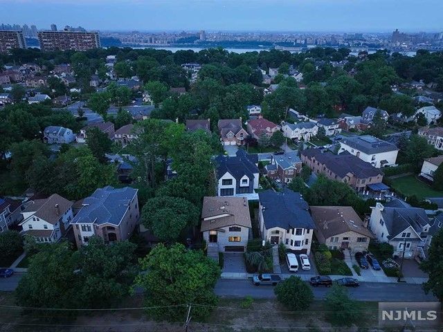 1138 Abbott Boulevard, Fort Lee, NJ 07024