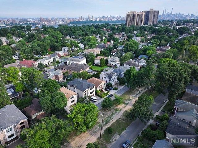 1138 Abbott Boulevard, Fort Lee, NJ 07024