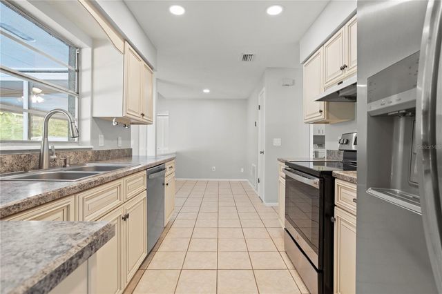 30 SWEETWATER CREEK CIRCLE, Oviedo, FL 32765