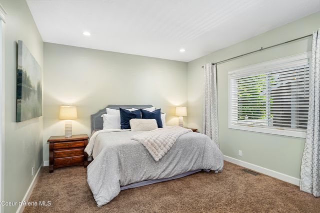 910 E Saint Maries AVE, Coeur D'alene, ID 83814