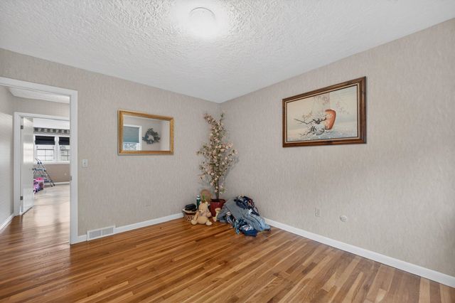 75 North Acres Road, Manchester, NH 03104
