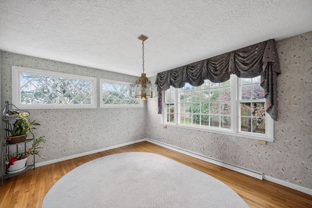 75 North Acres Road, Manchester, NH 03104