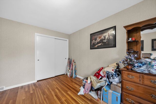 75 North Acres Road, Manchester, NH 03104