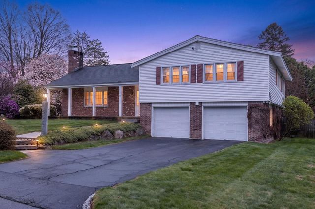75 North Acres Road, Manchester, NH 03104