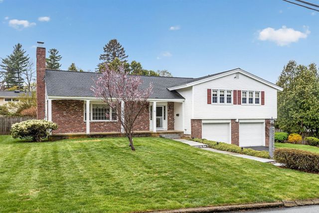 75 North Acres Road, Manchester, NH 03104