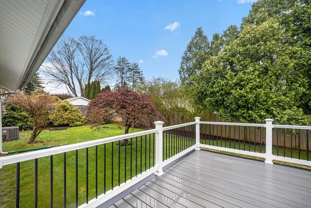 75 North Acres Road, Manchester, NH 03104