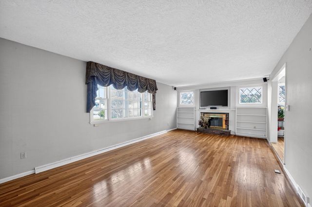 75 North Acres Road, Manchester, NH 03104