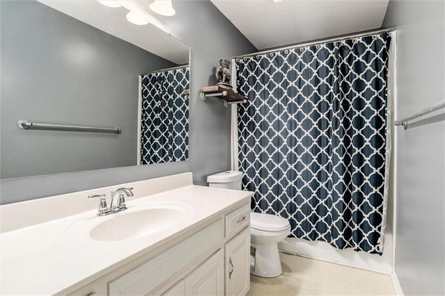 12988 S Hagan Street, Olathe, KS 66062