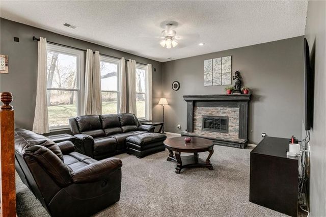 12988 S Hagan Street, Olathe, KS 66062