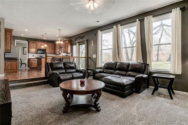 12988 S Hagan Street, Olathe, KS 66062