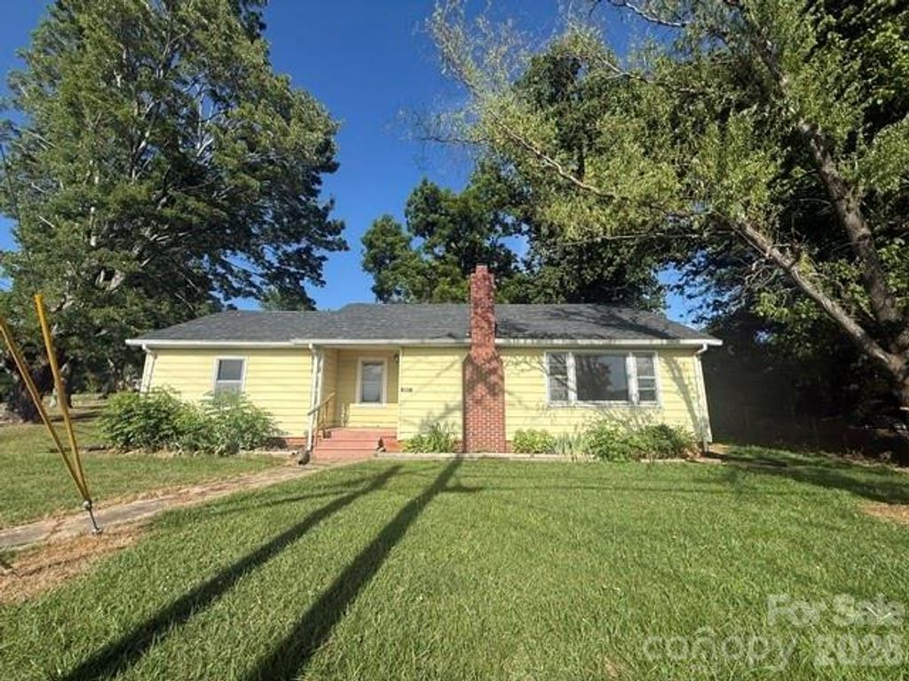 307 Yancey Street, Marion, NC 28752