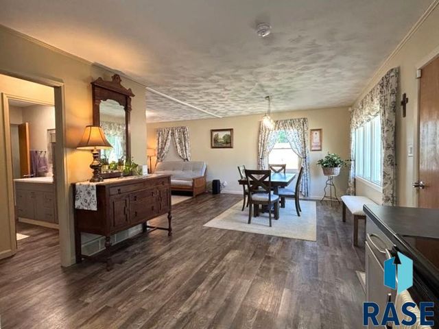 114 N Maple Ave Avenue, Pierre, SD 57501