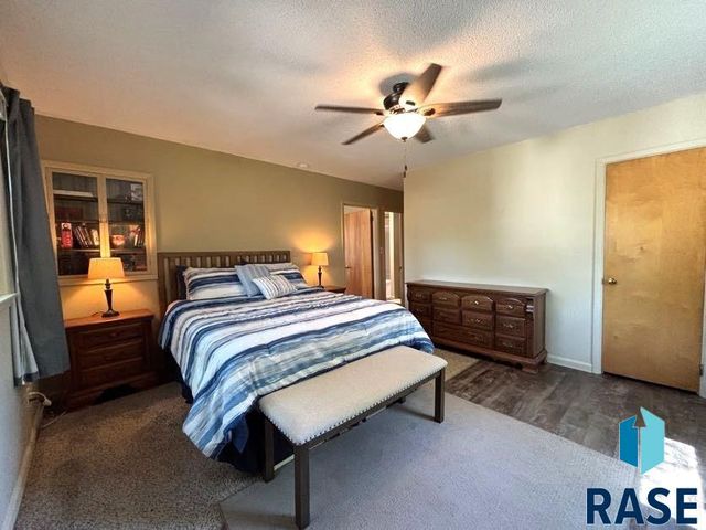 114 N Maple Ave Avenue, Pierre, SD 57501