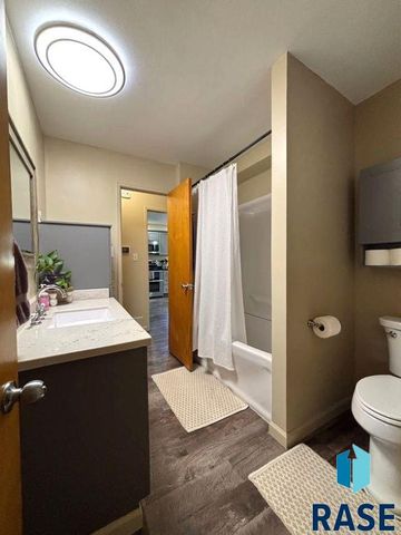 114 N Maple Ave Avenue, Pierre, SD 57501