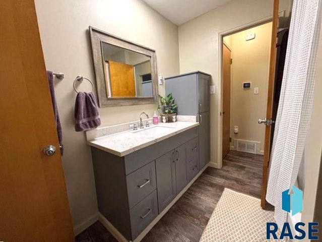 114 N Maple Ave Avenue, Pierre, SD 57501