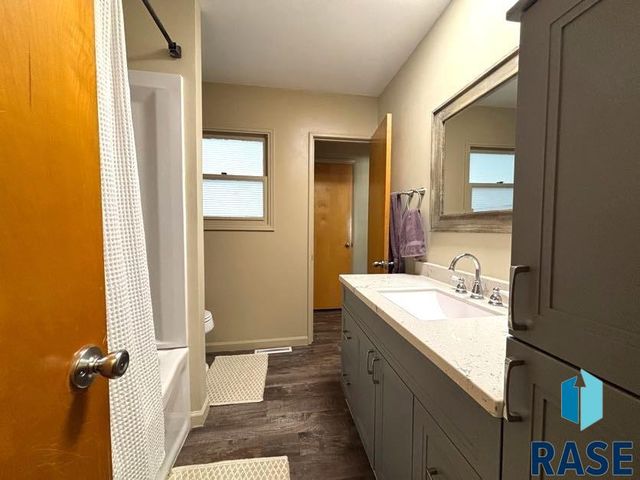 114 N Maple Ave Avenue, Pierre, SD 57501