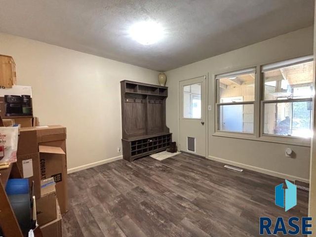 114 N Maple Ave Avenue, Pierre, SD 57501