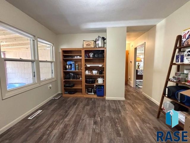 114 N Maple Ave Avenue, Pierre, SD 57501