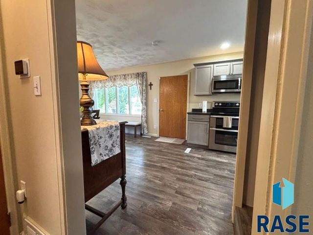 114 N Maple Ave Avenue, Pierre, SD 57501