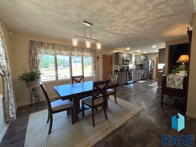 114 N Maple Ave Avenue, Pierre, SD 57501