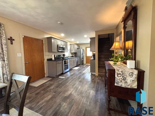 114 N Maple Ave Avenue, Pierre, SD 57501