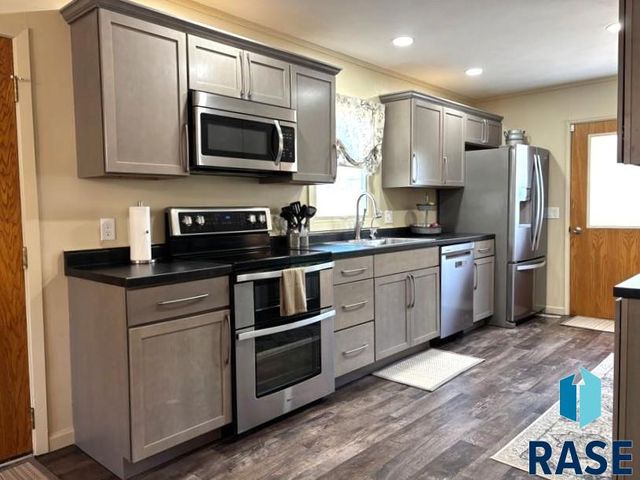 114 N Maple Ave Avenue, Pierre, SD 57501