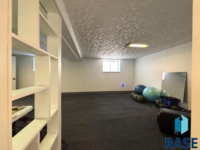 114 N Maple Ave Avenue, Pierre, SD 57501
