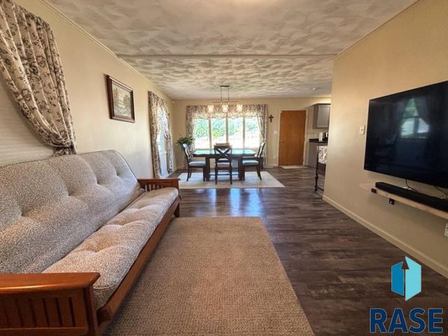 114 N Maple Ave Avenue, Pierre, SD 57501