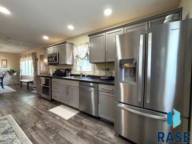 114 N Maple Ave Avenue, Pierre, SD 57501
