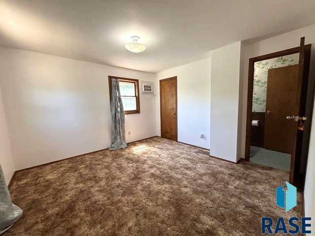 114 N Maple Ave Avenue, Pierre, SD 57501
