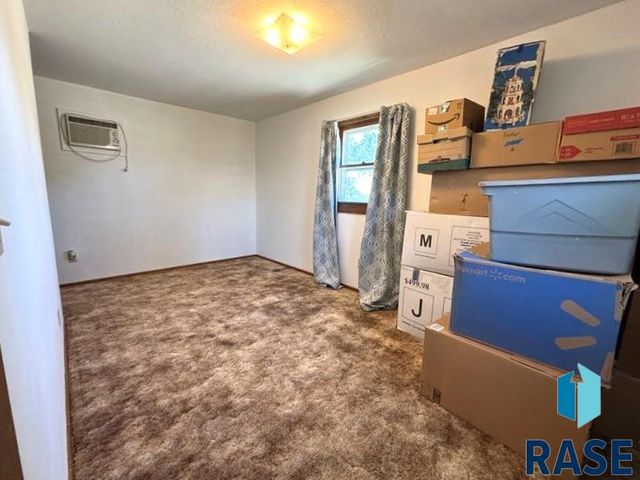114 N Maple Ave Avenue, Pierre, SD 57501