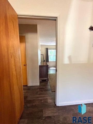 114 N Maple Ave Avenue, Pierre, SD 57501