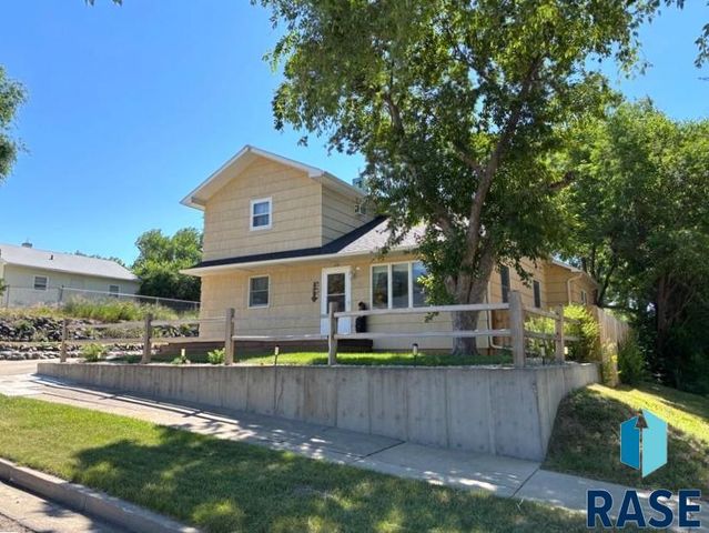 114 N Maple Ave Avenue, Pierre, SD 57501