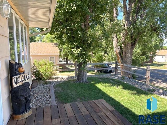 114 N Maple Ave Avenue, Pierre, SD 57501