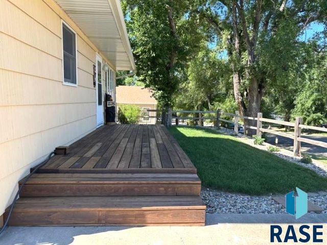 114 N Maple Ave Avenue, Pierre, SD 57501