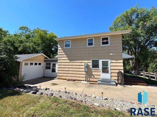 114 N Maple Ave Avenue, Pierre, SD 57501