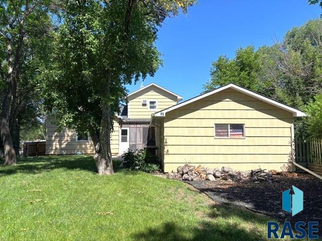 114 N Maple Ave Avenue, Pierre, SD 57501