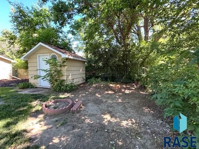 114 N Maple Ave Avenue, Pierre, SD 57501