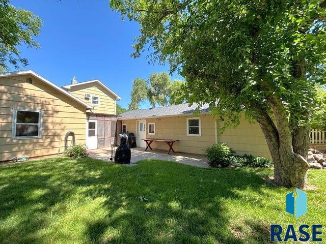 114 N Maple Ave Avenue, Pierre, SD 57501