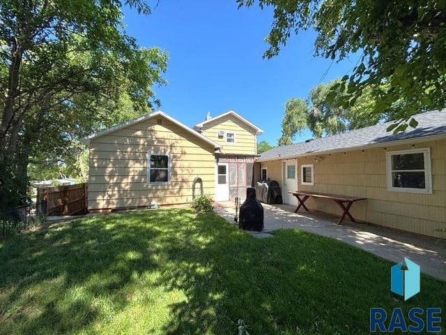 114 N Maple Ave Avenue, Pierre, SD 57501