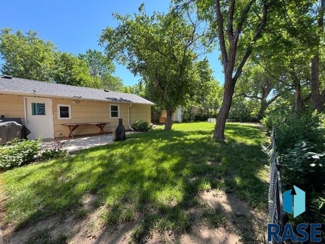 114 N Maple Ave Avenue, Pierre, SD 57501